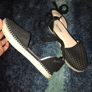 Steve Madden tie up shoes
